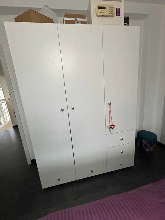 Детски трикрилен гардероб