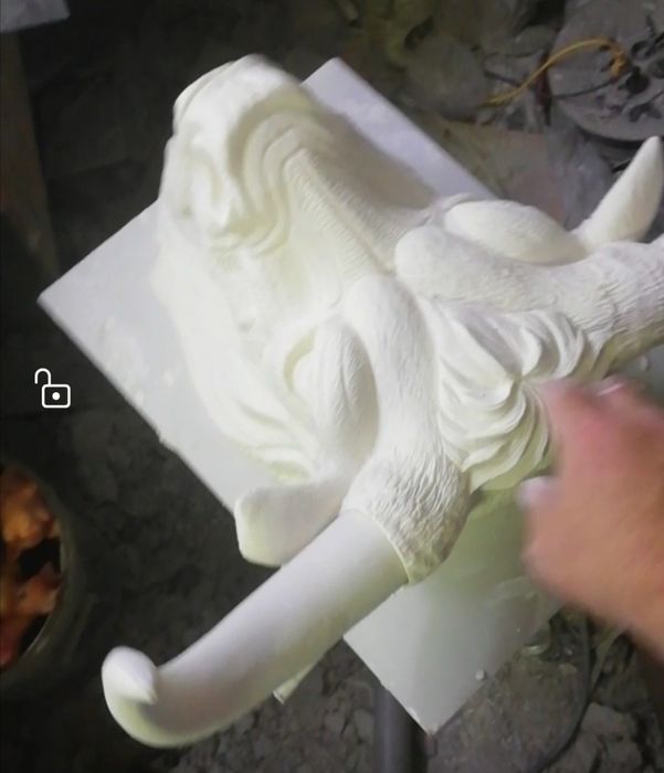 Подвесной декор голова быка.