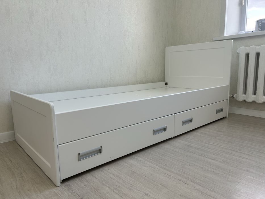 Продам мебель в детскую