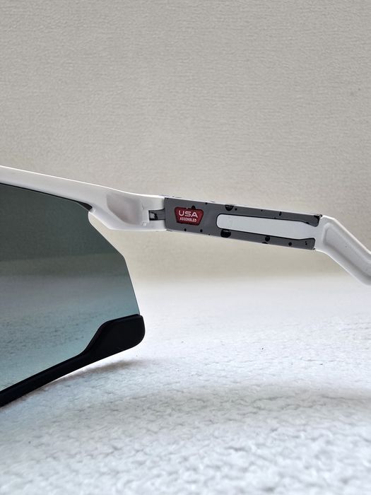 Слънчеви очила Oakley BXTR – Matte White/Black (Prizm Road)