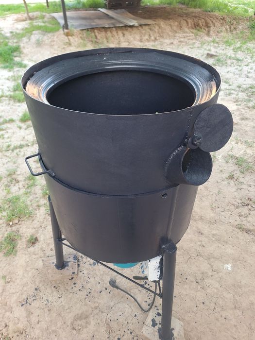 Дробилка зерна  . Жем шөп майдалайды