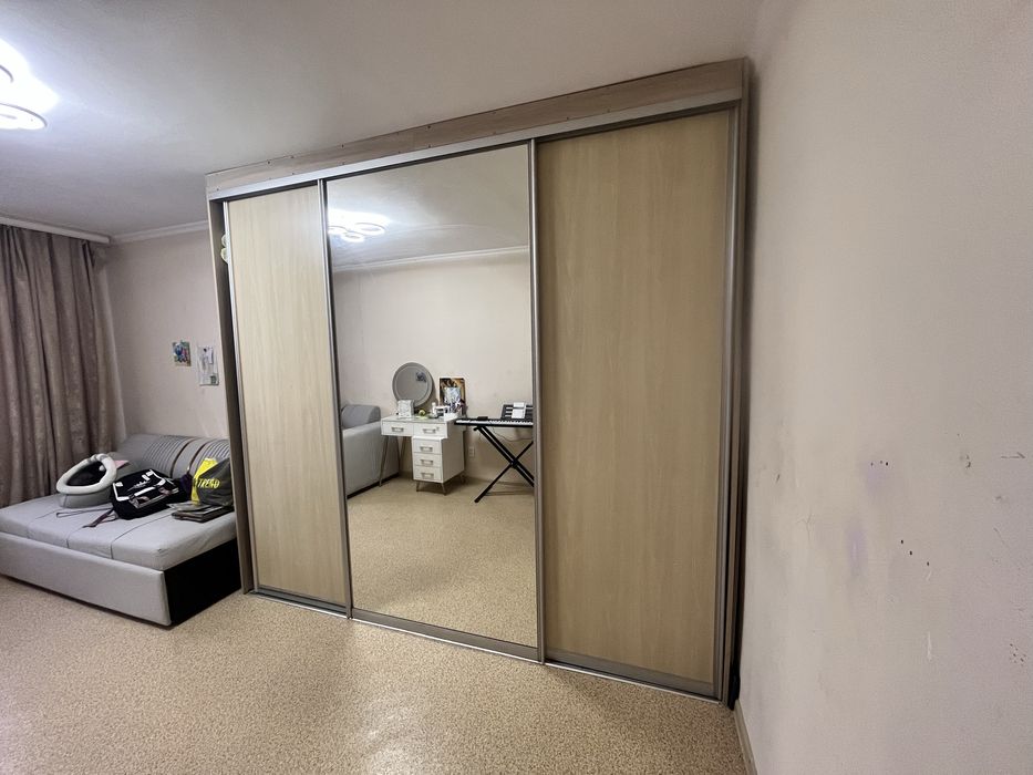 Продам встроенный шкаф