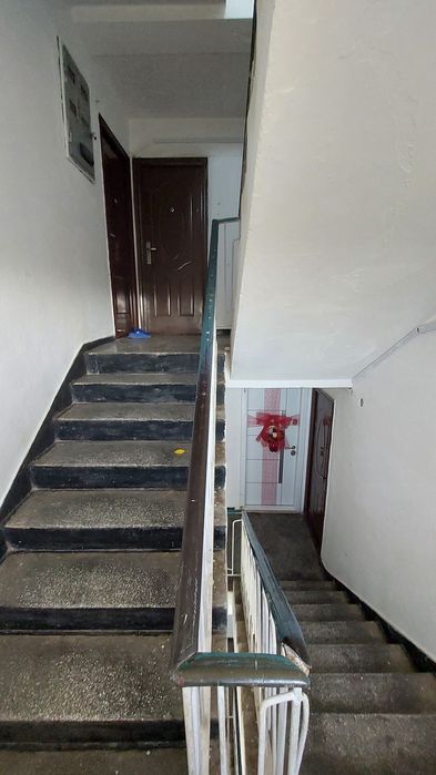 Apartament cu 3 camere - în com. Baia