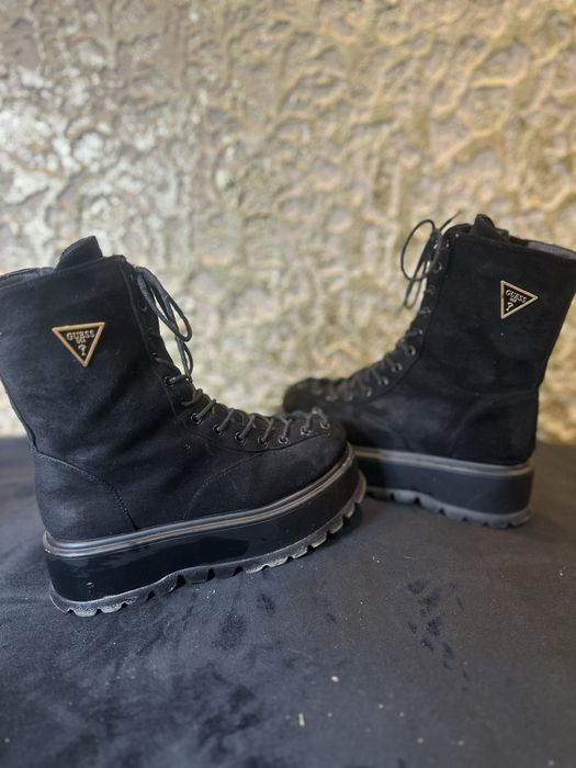 Ghete guess negre din piele intoarsa