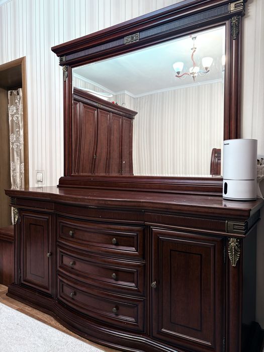 Итальянский спальный гарнитур