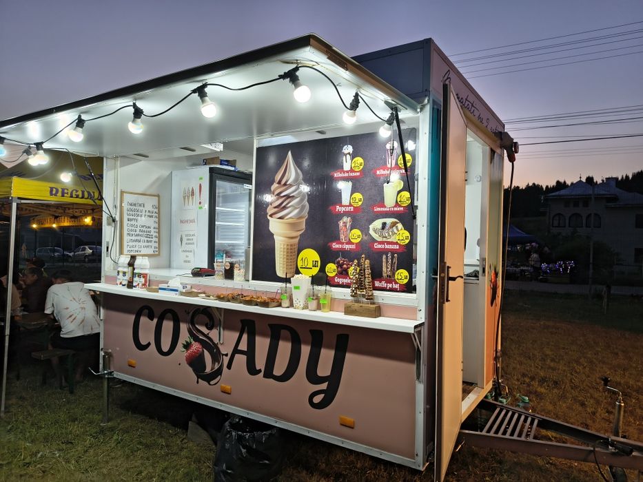 Vând rulotă fast food