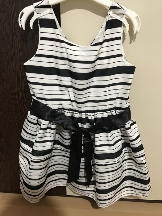 Rochie fete H&M 5-6 ani, 120 cm