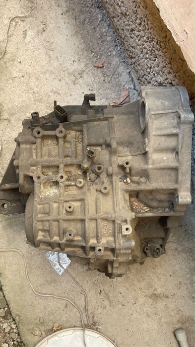 Коробка от toyota matrix