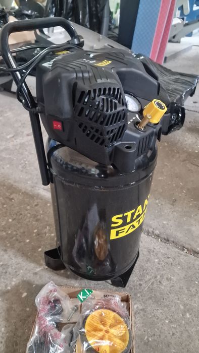 Compresor Stanley Fatmax HY 227/10/50v vertical 50l 2CP 10Bar