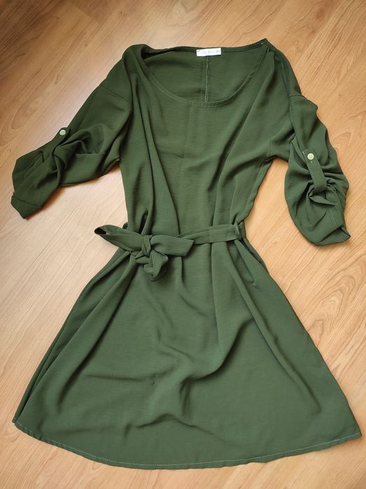 Дамска рокля с колан