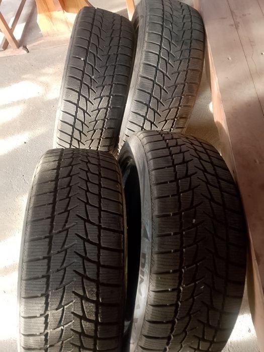 Комплект зимни гуми 205/55R/17