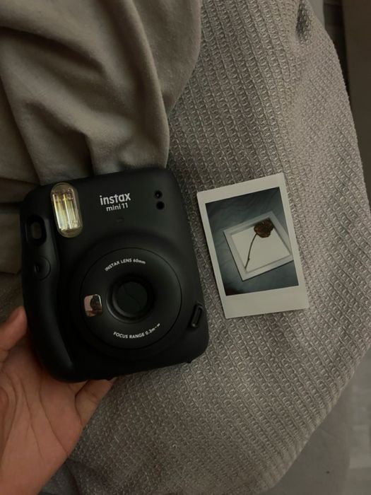 Продам Instax Mini 11