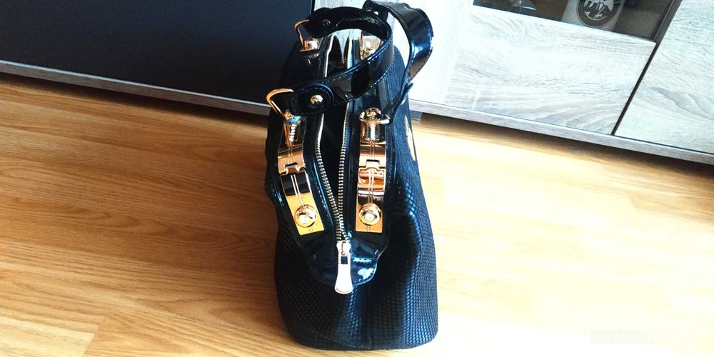 Стилна дамска чанта