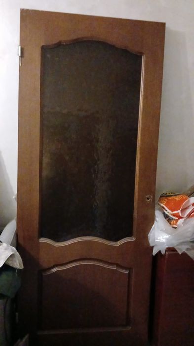 Дверь б/у в хорошем состоянии