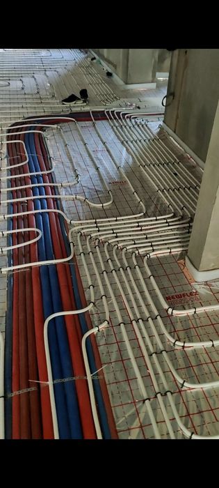 Santehnik Usta topliy pol