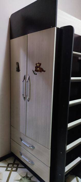 Продам  2х ярусную кровать