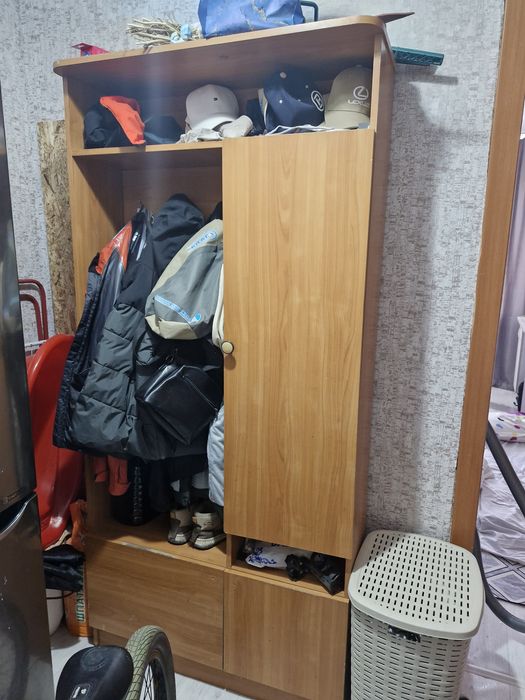 Продаётся прихожая