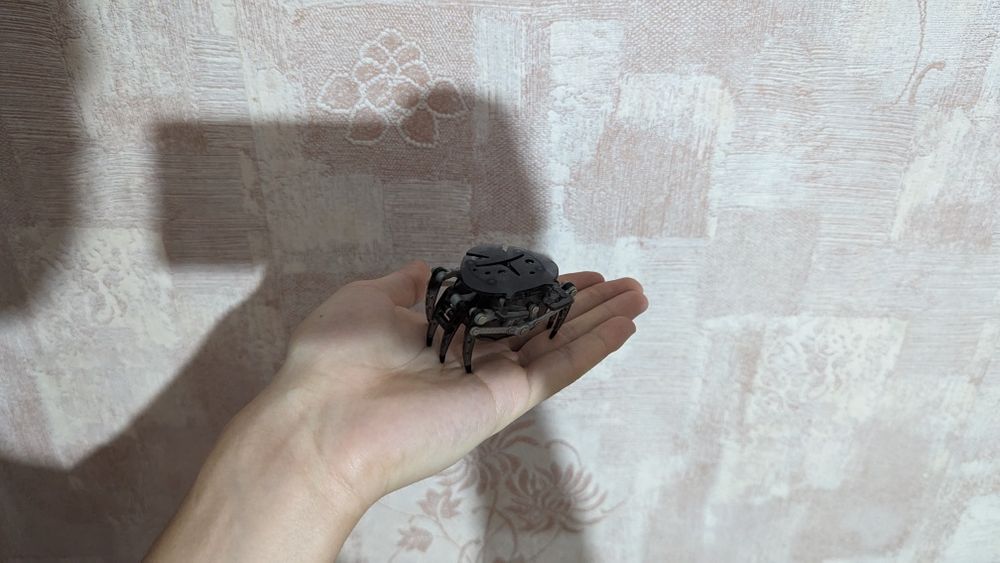 Мини роботы Hex bug