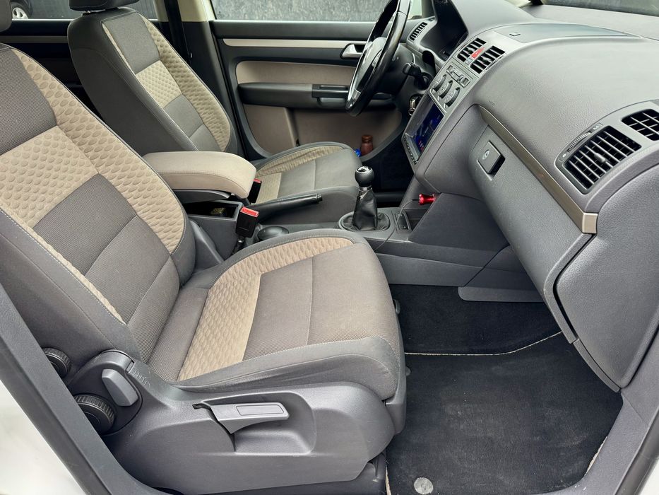VW Touran Cross / 2.0 TDI / 170 CP / An 2009