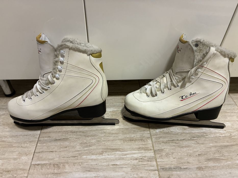 Фигурные коньки продам