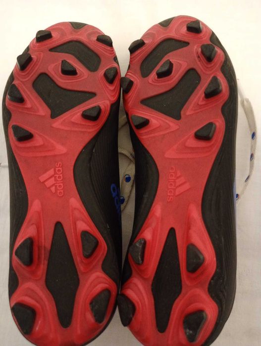 Ghete de fotbal Adidas marimea 37, stare buna