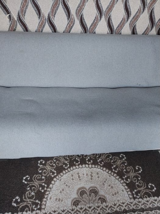 Диван в хорошом состояние.