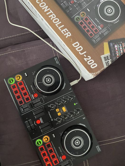 Pioneer DDJ-200 DJ пулт/миксер