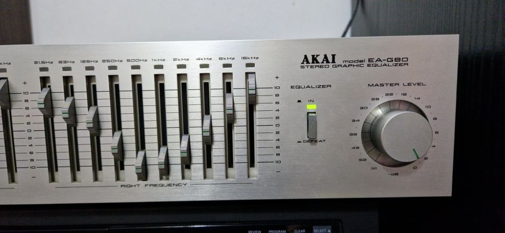 Egalizator grafic Akai EA-G80