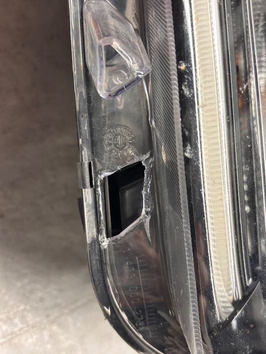 Десен фар • Dacia Duster II (2017–2021)