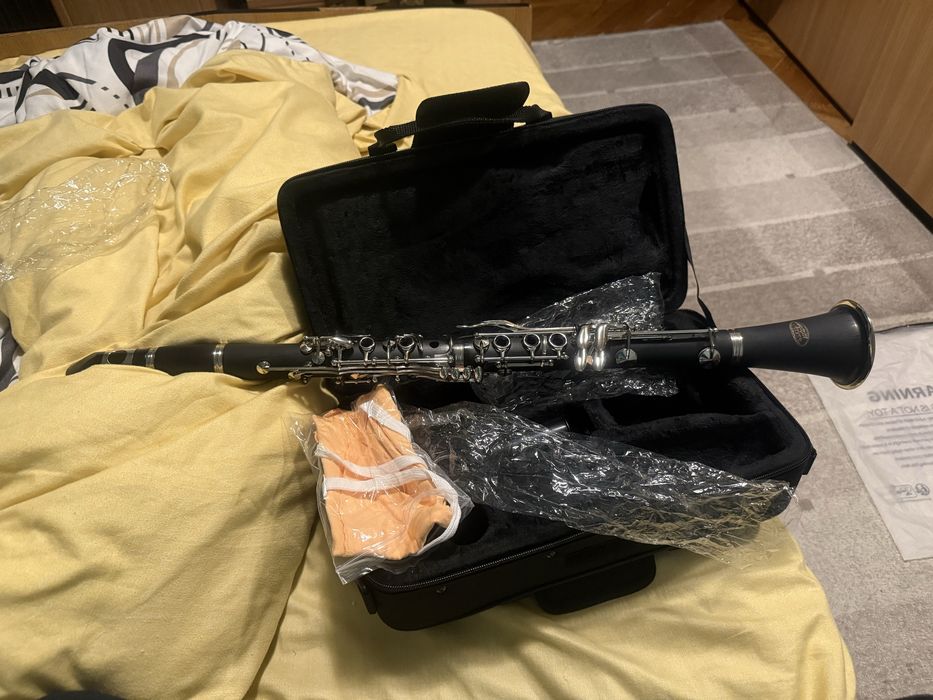 Vând clarinet Classic Cantabile CLK-10