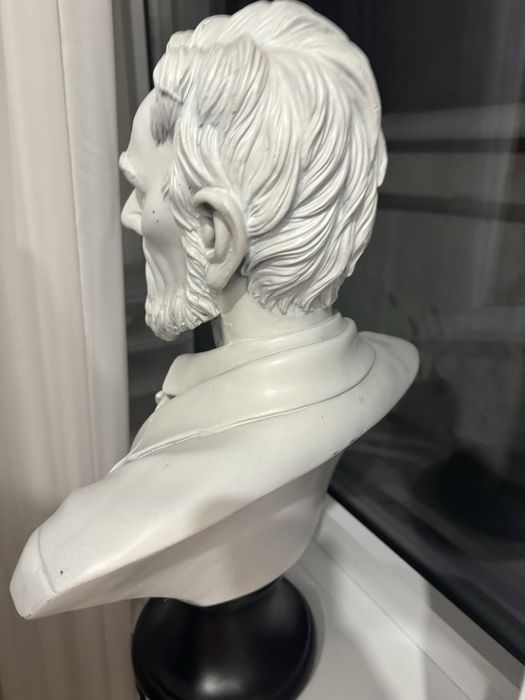 Статуя Линкольн, срочно за 5000 тг!