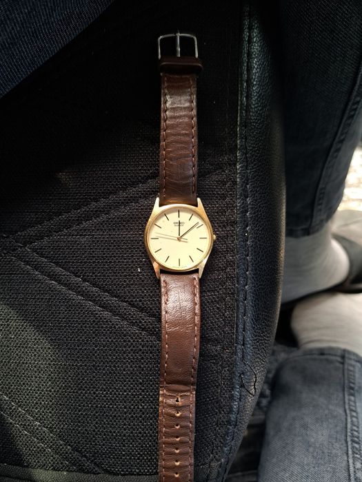 Seiko quartz  наручные часв стоять 178 долоров