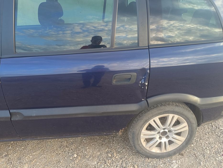 Опель Зафира 2001