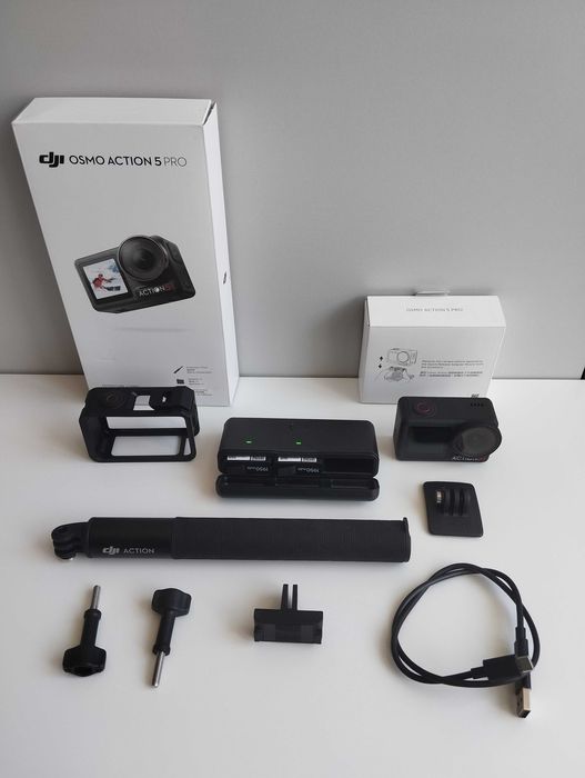 Eкшън камера DJI Osmo Action 5 Pro Adventure Combo