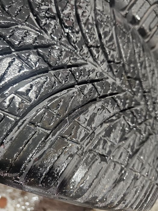 225 55 17 m+s goodyear allseason