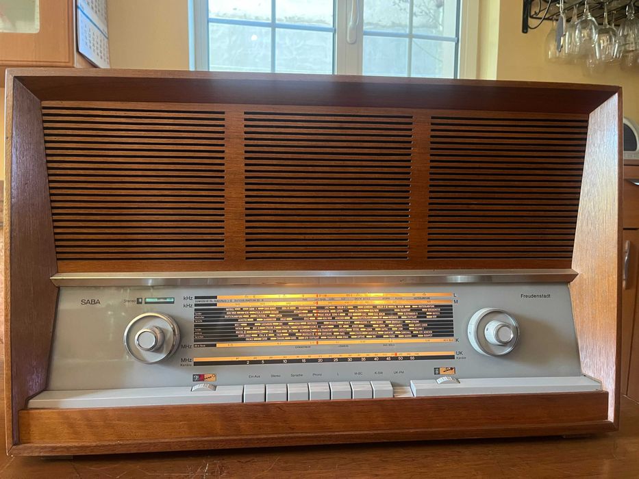 Radio pe lampi Saba Freudenstadt 15M Stereo