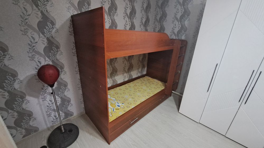 Двухъярусная кровать