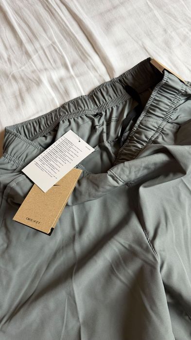 Сив панталон Nike