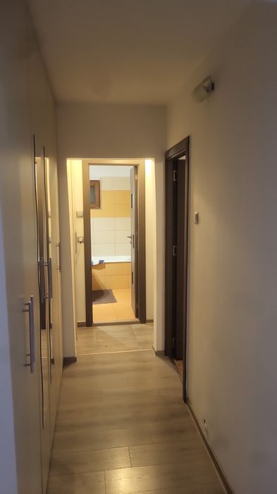 Vand apartament cu 3 camere vis a vis de Liceul Pedagogic