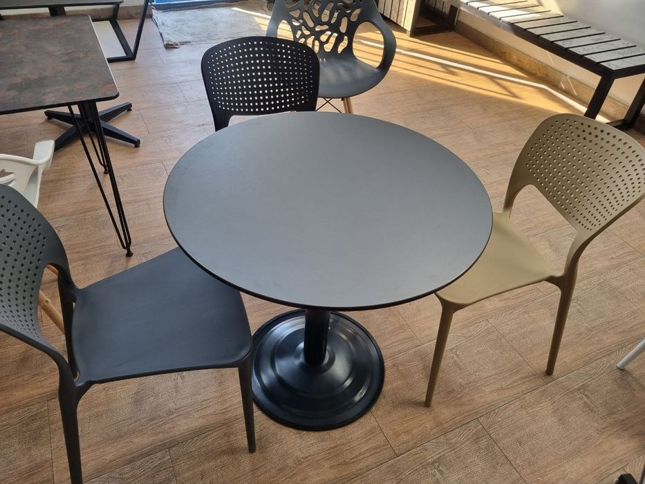 Стол и стулья для дома и кафе с завода. Модель Италия.