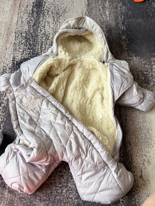 Продам детский комбинезон трансформер