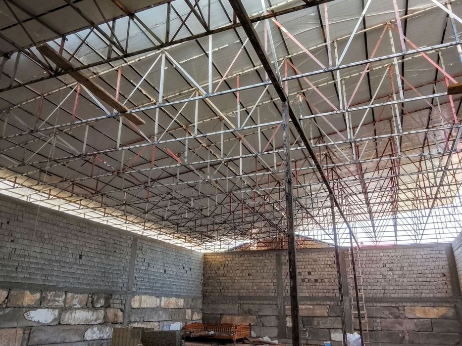 Kontiner materiallaridan xar xil o'lchamdagi tom naves xizmatlari