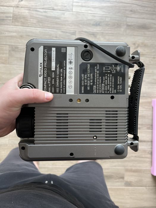 Proiector video compact FujiX P701 PAL.