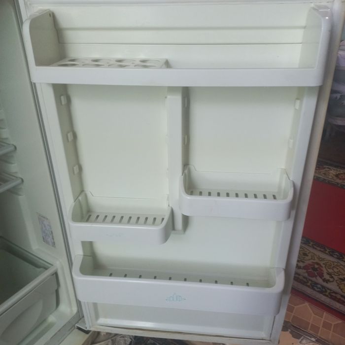 Продается двухкамерный Холодильник