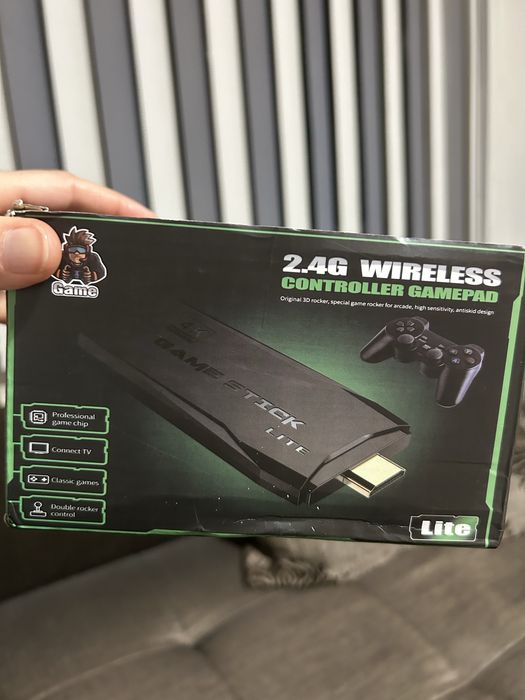 Игрална конзола с 2 джойстика – включва се директно към телевизор