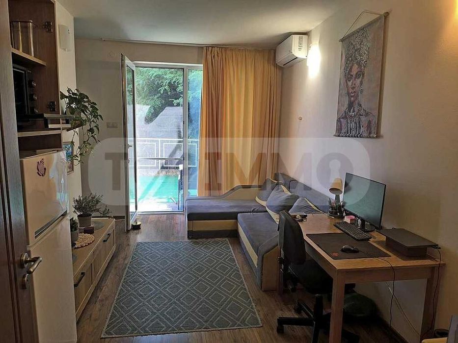 Двустаен апартамент в м-т Ален мак