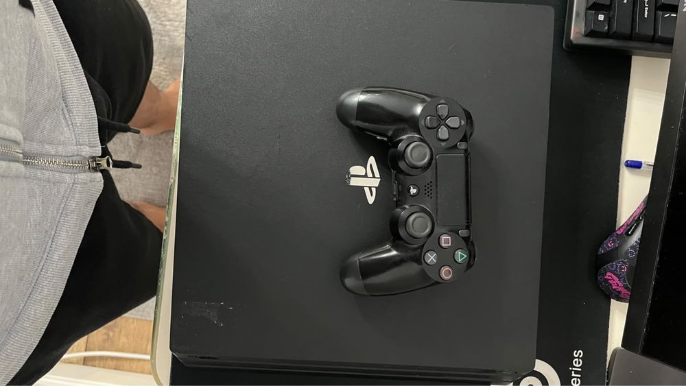 СРОЧНО! PlayStation 4 Pro 1тб