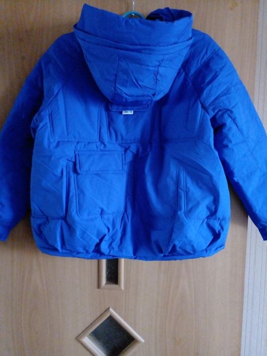 Продам куртку женскую