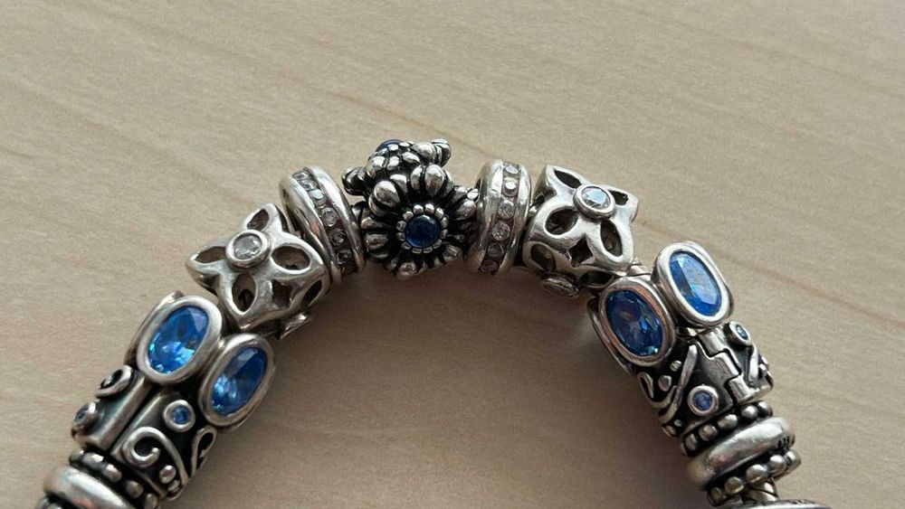 Сребърна гривна Pandora с 23 талисмана