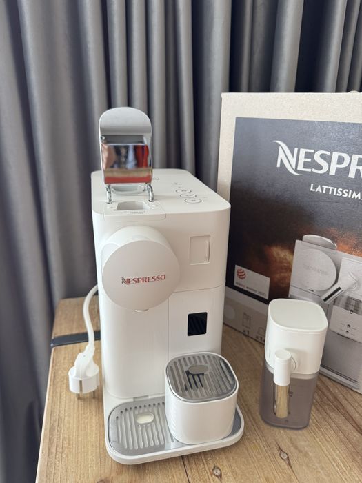 Aparat de cafea Nespresso Lattissima One Evolution